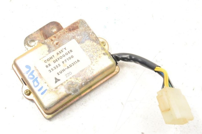 1982-1983 DATSUN 280ZX TURBO FAIRLADY S130 REAR HATCH DEFOGGER MODULE