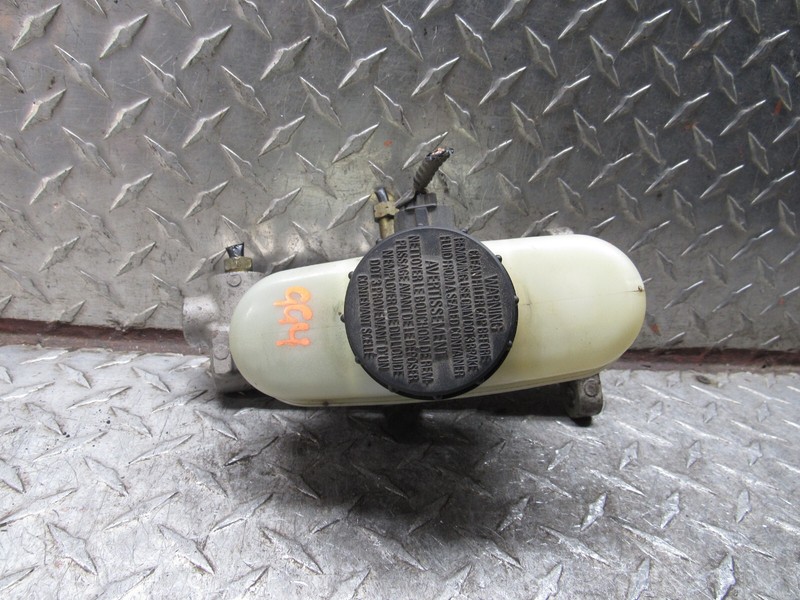 01-03 LINCOLN TOWN CAR BRAKE MASTER CYLINDER W/TRACTION CONTROL
