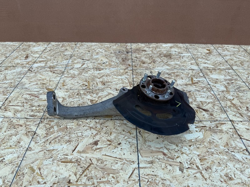 HYUNDAI GENESIS & G80 SEDAN 15-20 OEM FRONT LEFT DRIVERSPINDLE KNUCKLE RWD