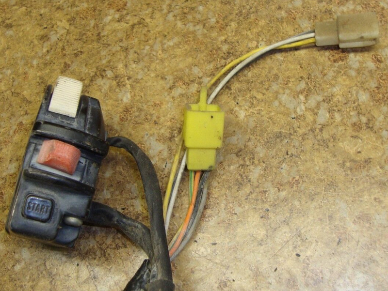 1985 Suzuki Quadrunner LT250E LT250 LT 250 Left Switches Controls Lights Start
