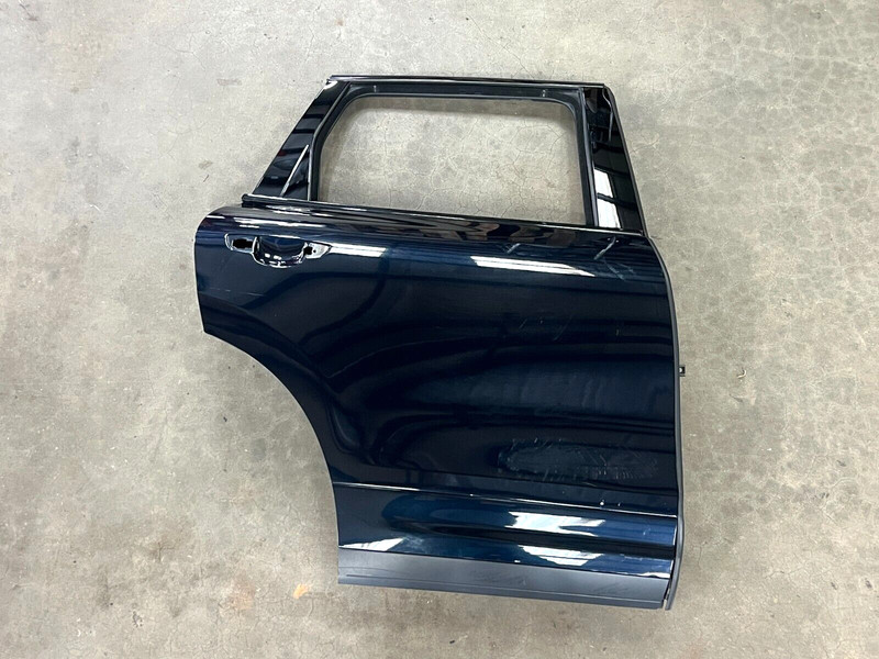 ⭐2015-2018 PORSCHE CAYENNE REAR RIGHT PASS EXTERIOR DOOR PANEL BLACK OEM LOT2542