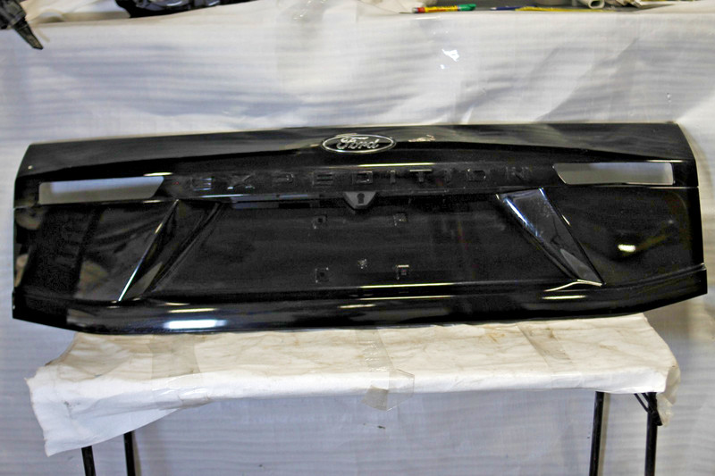 2025 Ford Expedition Rear Tailgate Molding Applique Oem