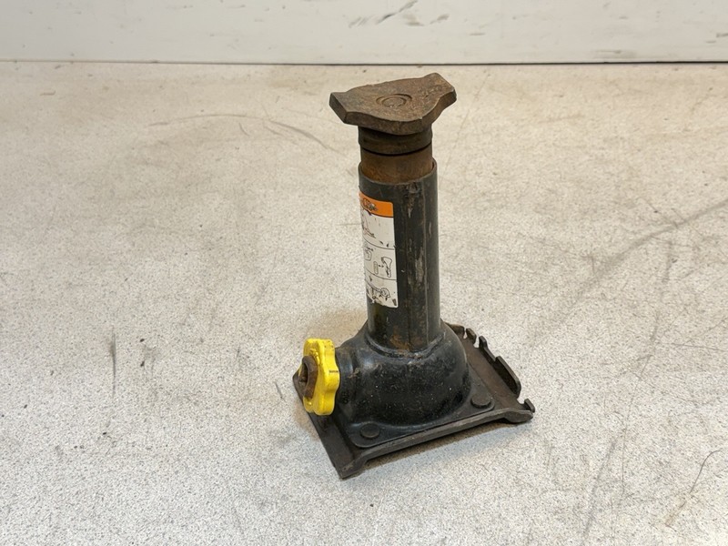 Silverado Sierra Spare Emergency Jack 2003 2004 2005 2006 2007