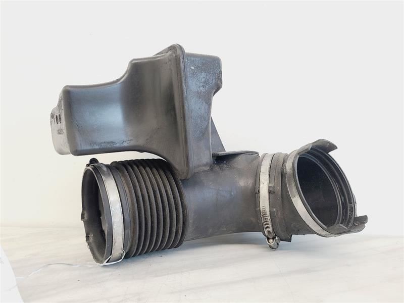 328I2009 Air Tube/Resonator 571997
