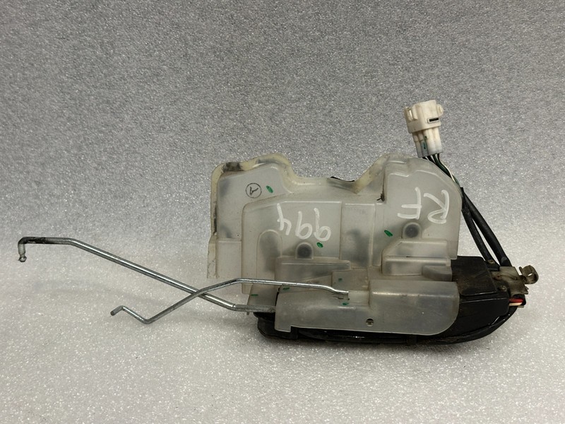 1990-1995 Lexus LS400, Front Right Electric Power Lock Actuator, 69030-50070