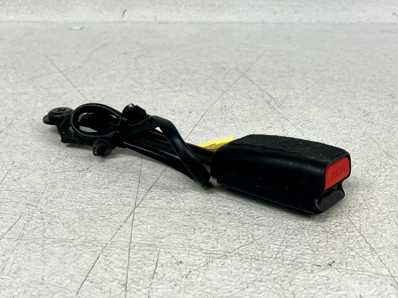 ⭐2021-2025 KIA SORENTO FRONT LEFT DRIVER SIDE SEAT BELT BUCKLE ASSY OEM LOT2700