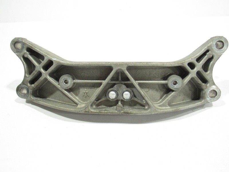 14-19 Maserati Quattroporte 2016 3.8L RWD Transmission Gearbox Mount Bracket ;:A