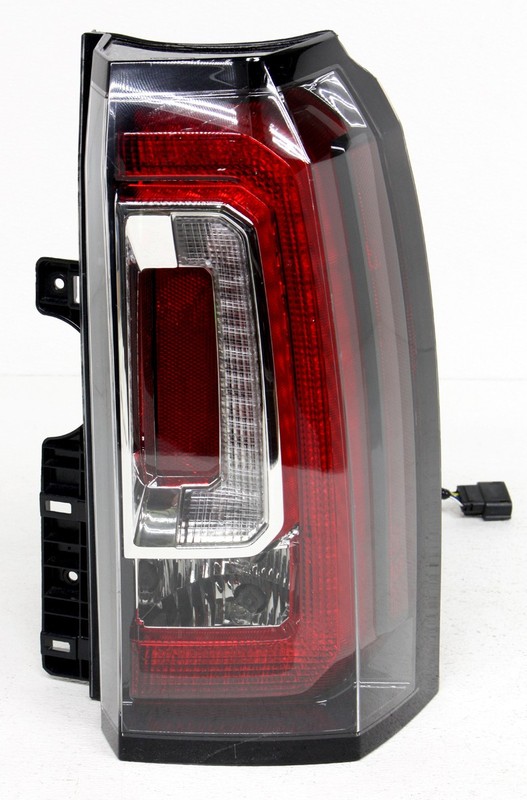 OEM GMC Yukon, Yukon XL Right Passenger Side LED Tail Lamp 84536243 Lens Chipped
