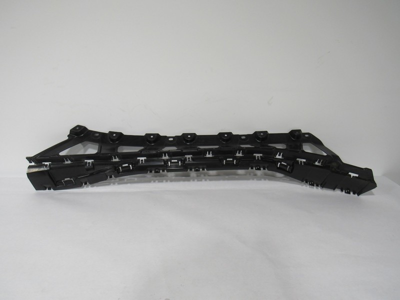 14-20 BMW I8 2015 Right Passenger Center Rocker Skirt Molding Mount Bracket ;:Y