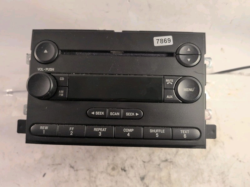 2006-2007 Ford Five Hundred AM FM Radio CD Player 6F9T-18C869-BC