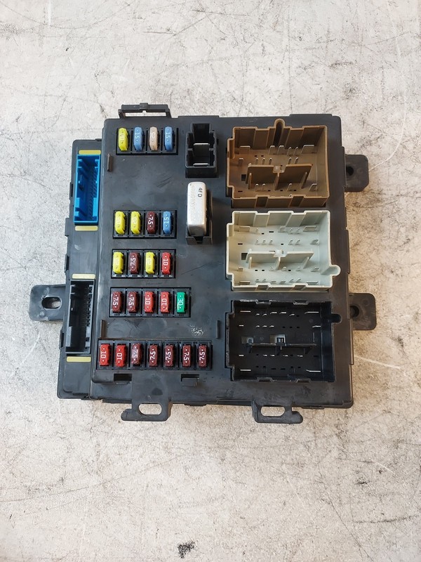 05-07 500 Ford Five Hundred Body Control Module BCM OEM w/ Automatic Headlights