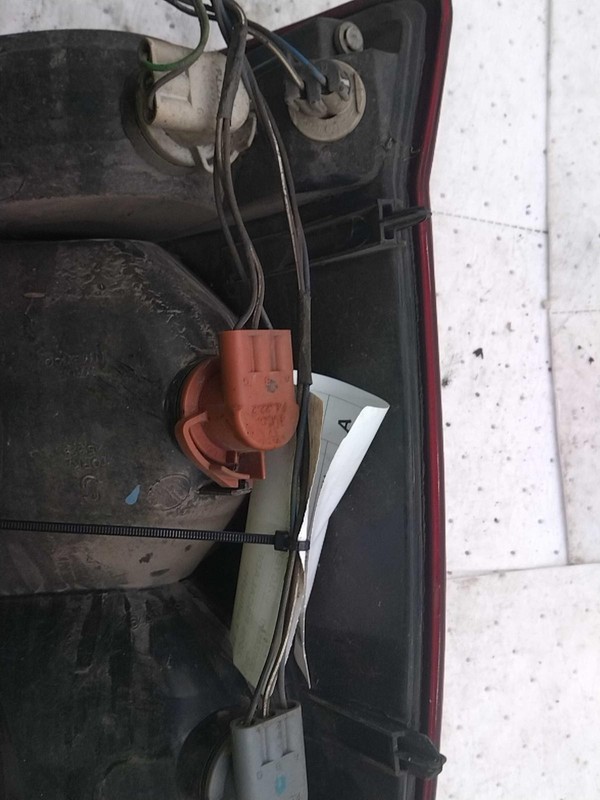 2005 Cadillac Escalade Right Tail Light Assembly - Used, White, 172k Miles