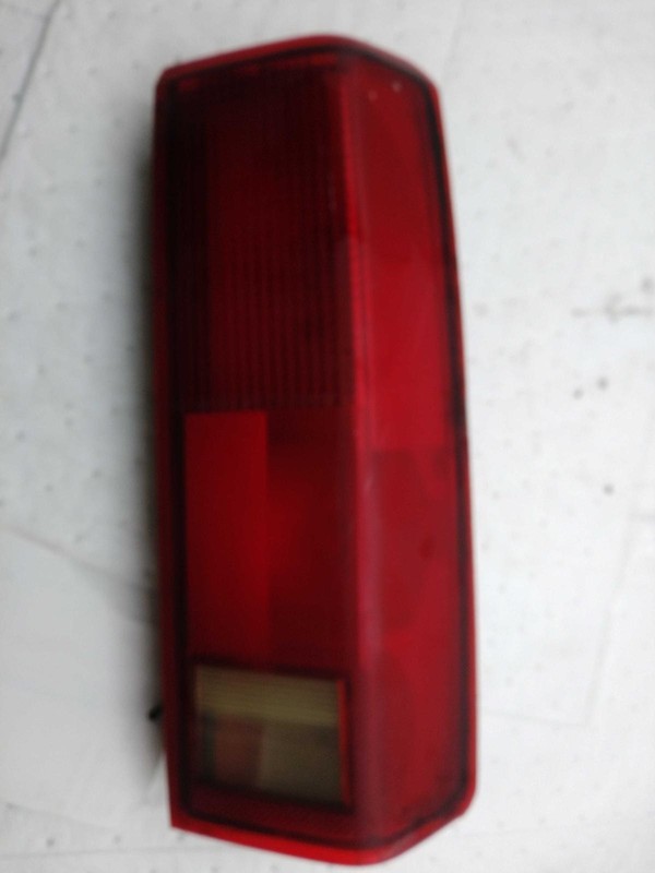 2002 Chevrolet Astro Right Tail Light Assembly White 284970 Used 158k Miles