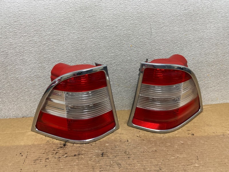 2002-2005 Mercedes ML 350 Ml-Class Left+Right Side Tail Lights AB3365 DW