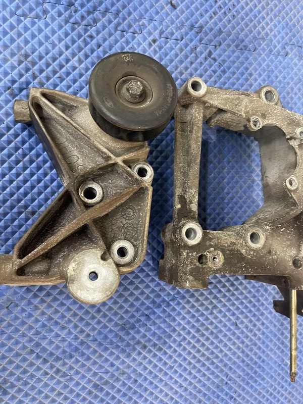 01-03 Ford Ranger Pulley Engine Brackets Oem 4.0L Tested