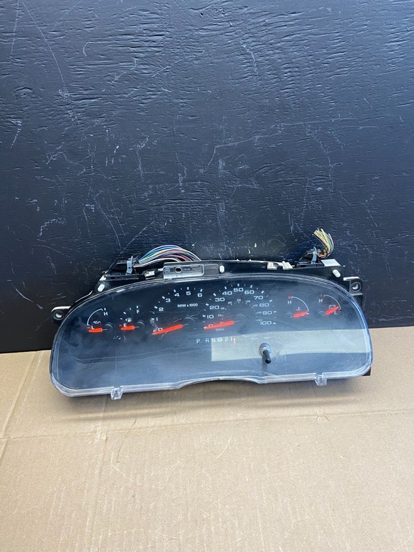 2006 Ford E350 Gauge Speedometer Cluster OEM AB9216DG
