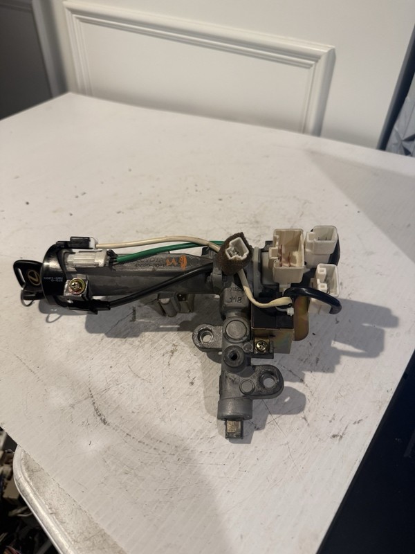 2002-2003 Lexus GS300, Ignition Switch + Key Complete Unit Housing Immobilizer