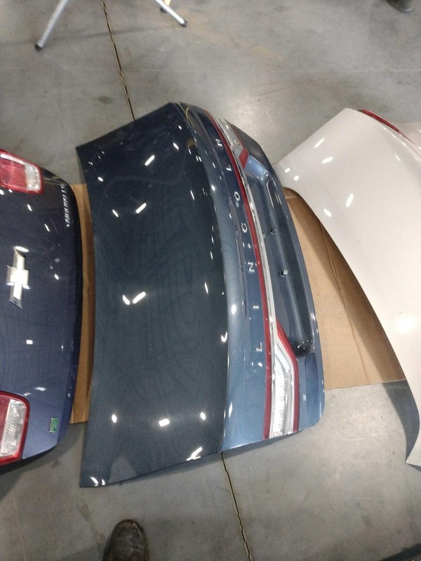 2018 Lincoln Continental Blue Deck Lid OEM Used GD9Z13A565AU 4DR SED