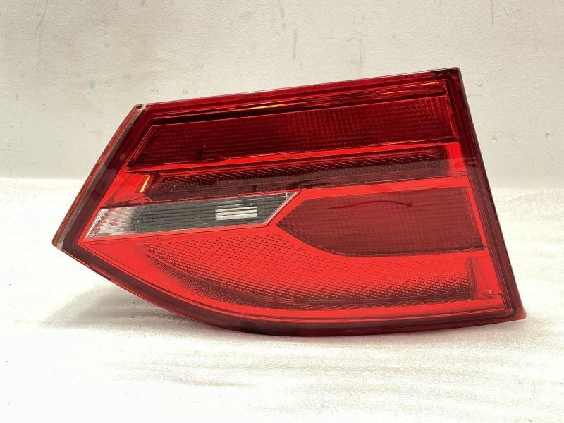 2011-2014 VOLKSWAGEN JETTA LEFT TAILLIGHT LID MOUNTED 53023