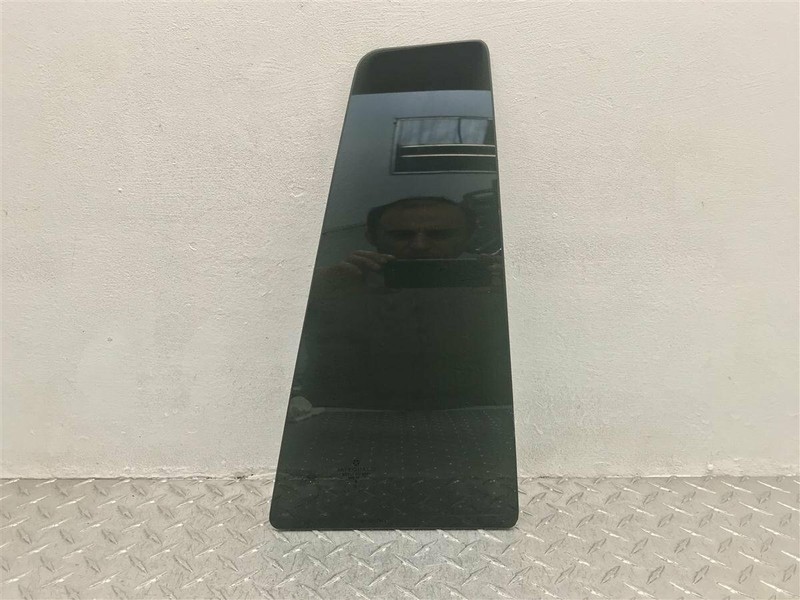 04-08 CHRYSLER PACIFICA PASSENGER REAR DOOR VENT GLASS OEM 279-05484R