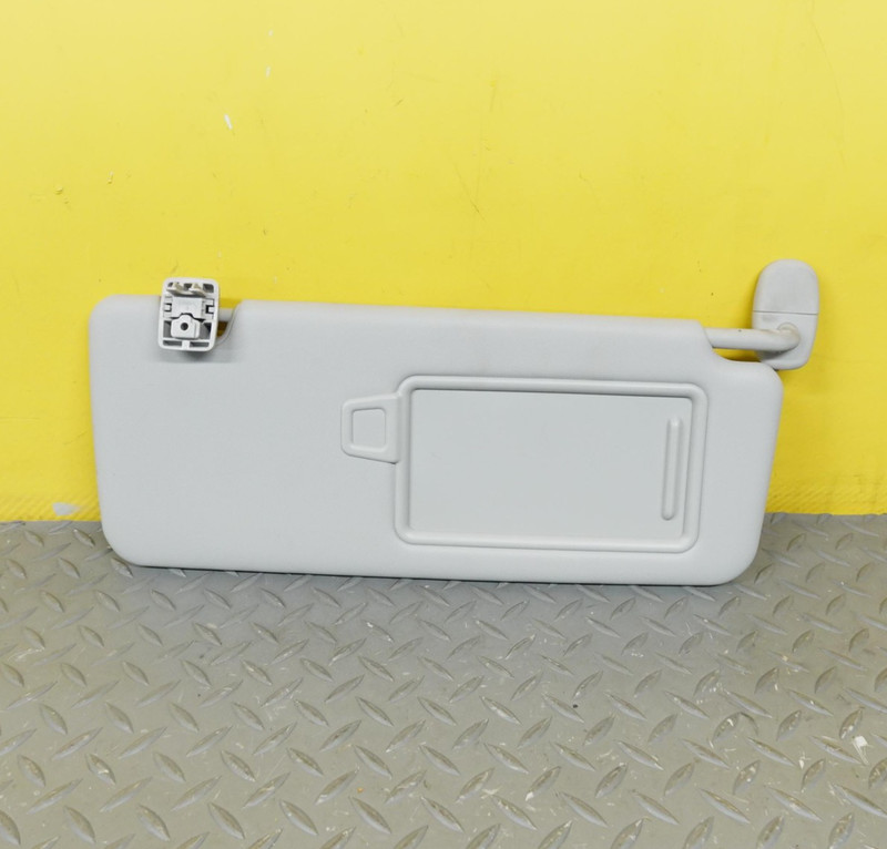 2022-2024 HYUNDAI TUCSON RIGHT SIDE SUN VISOR W/SUNROOF OEM 85220CW200MMH