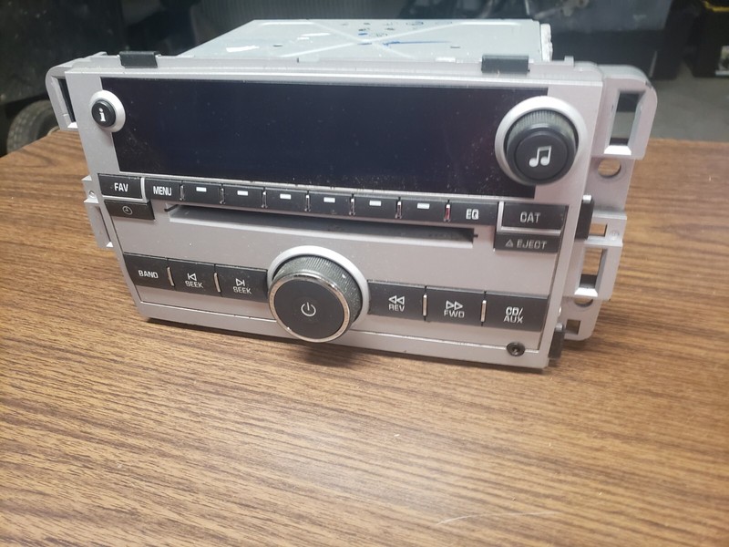 2007-2007 Chevrolet Equinox Am Fm Cd Player Radio Receiver 15945856