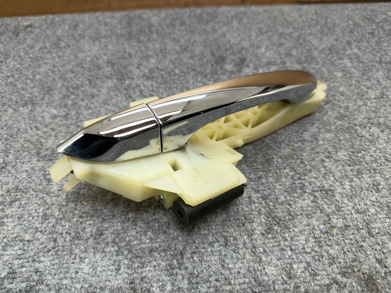 GENESIS G70 2019-2025 OEM REAR RIGHT PASSENGER DOOR HANDLE ASSEMBLY (CHROME)