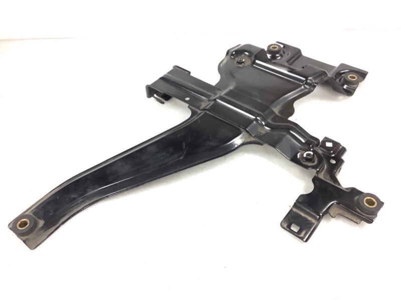 03-04 Pilot Bracket Charcoal Canister Vapor Emission Tank Stay Holder Used OEM