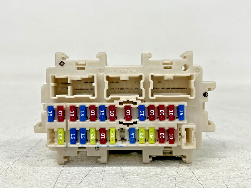 ⭐2015-2019 INFINITI Q70L Q70 ENGINE FUSE RELAY JUNCTION CABIN BOX OEM LOT2673