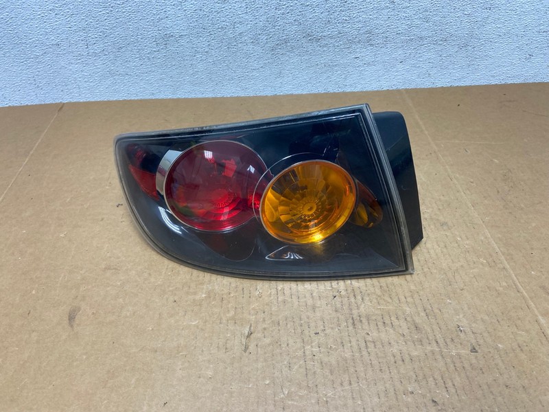 2004 2006 Mazda 3 Left Driver LH Side Tail Light OEM AD9215 LK