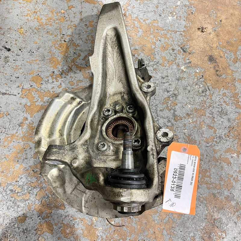 Front Right Spindle Knuckle With Hub And Control Arm BMW 535iX 2011-2016 OEM