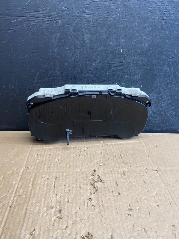 2006Toyota Sienna Speedometer Cluster Gauge ad6917 DG