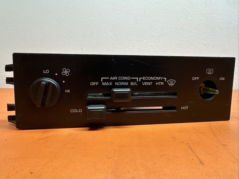 84 - 89 CORVETTE C4 MANUAL HEATER CONTROL OEM CPE COLD HOT Defroster ￼