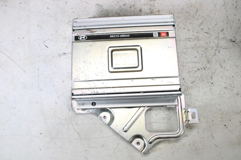 OEM 2010-2012 Hyundai Genesis JBL RadioAudio Sound Amplifier 963702M000
