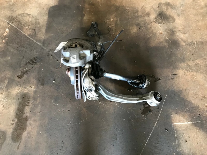 2018-2020 AUDI Q5 FRONT LEFT DRIVER SIDE SPINDLE KNUCKLE WHEEL HUB OEM 17k miles