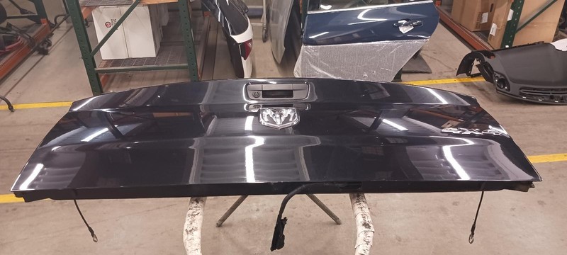 13-'24 RAM 1500 CLASSIC tailgate w/camera Brilliant Black OEM Grade A!