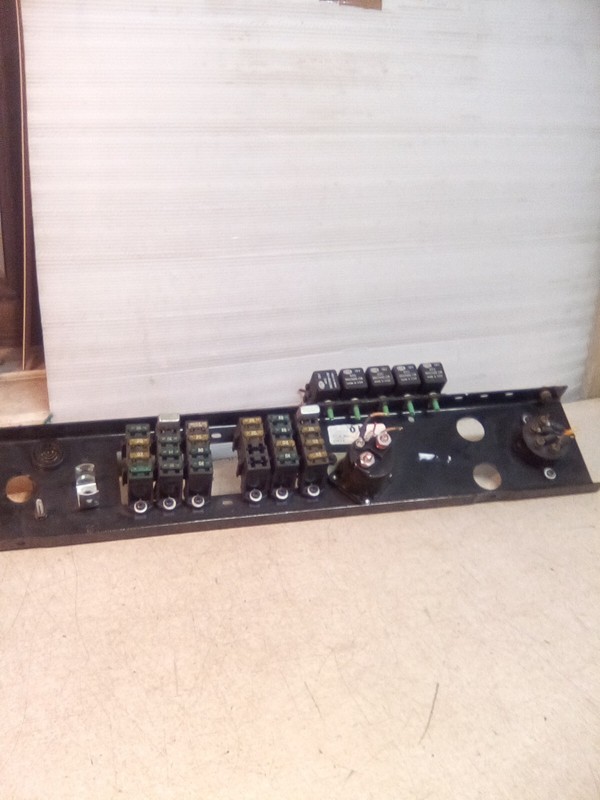 1987 International Fuse Relay Block W/ Mounting Bracket