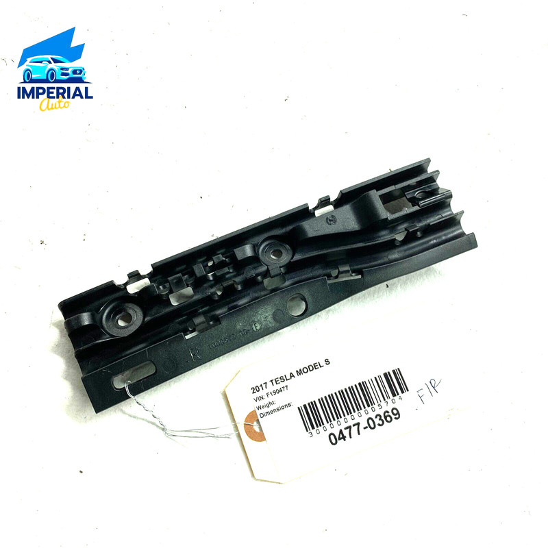 2012 - 2020 TESLA MODEL S RIGHT PASSANGER PANORAMIC ROOF DRAIN TUBE BRACKETOEM