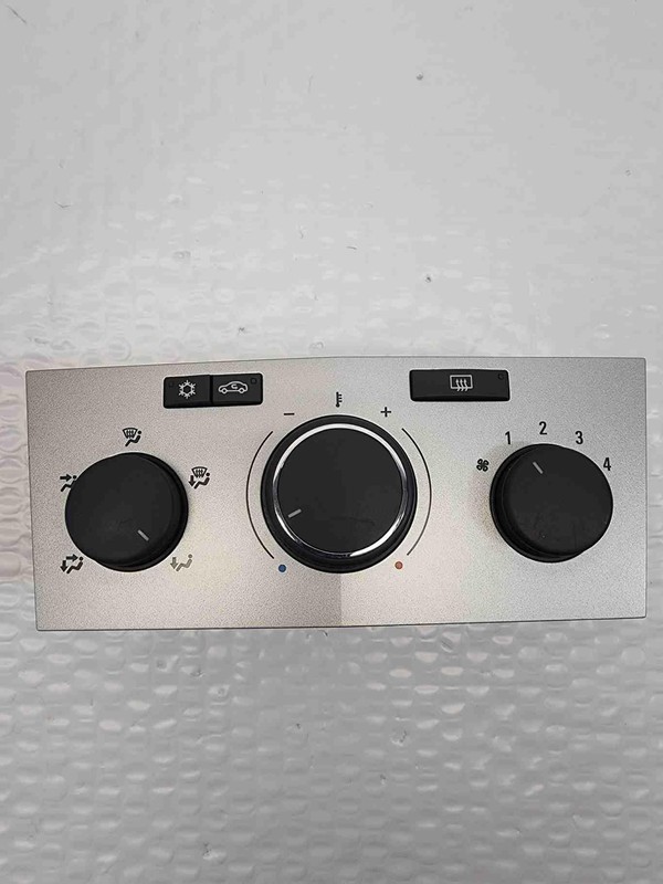 2008 Saturn Astra Heater A/C Temperature Climate Control Switch Unit 3269410