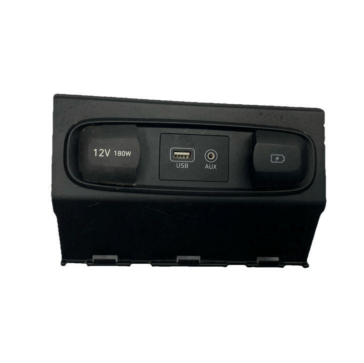 Hyundai Santa Fe center console 2019 usb port charger auxiliar audio 96120S1100