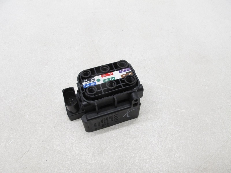 12-18 AUDI 4G A7 S7 A6 S6 AIR SUSPENSION VALVE BLOCK SOLENOID OEM 121124