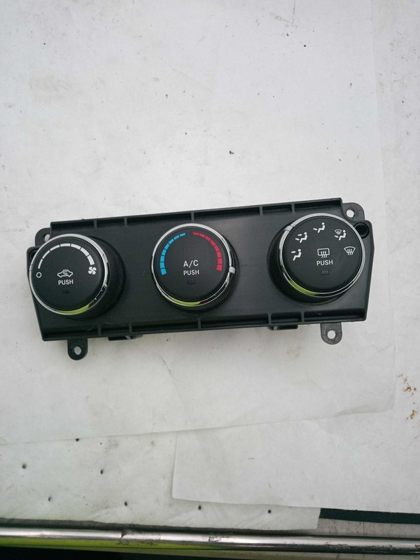 2011 Jeep Wrangler A/C Selector Switch OEM Green 55111167AB/AC 163K Miles