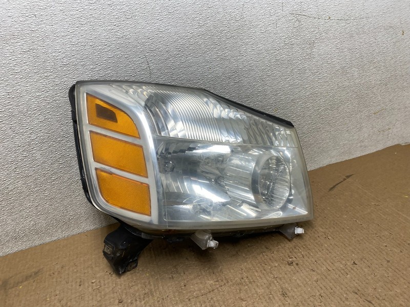 2004 to 2007 Nissan Armada Right Passenger RH Side Headlight Oem W5452 DW
