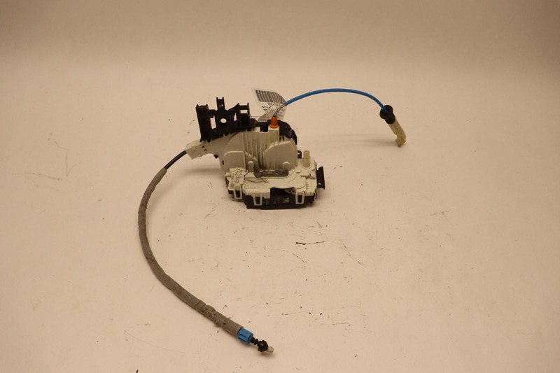 2014-2019 MERCEDES CLA250 C117 FRONT LEFT DRIVER DOOR LOCK LATCH ACTUATOR OEM