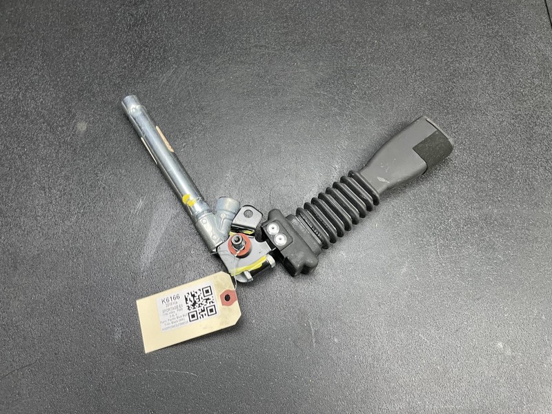 Front Right Seat Belt Pretensioner 2018 Kia Sportage 88841-D9000 2017 2019 -2022