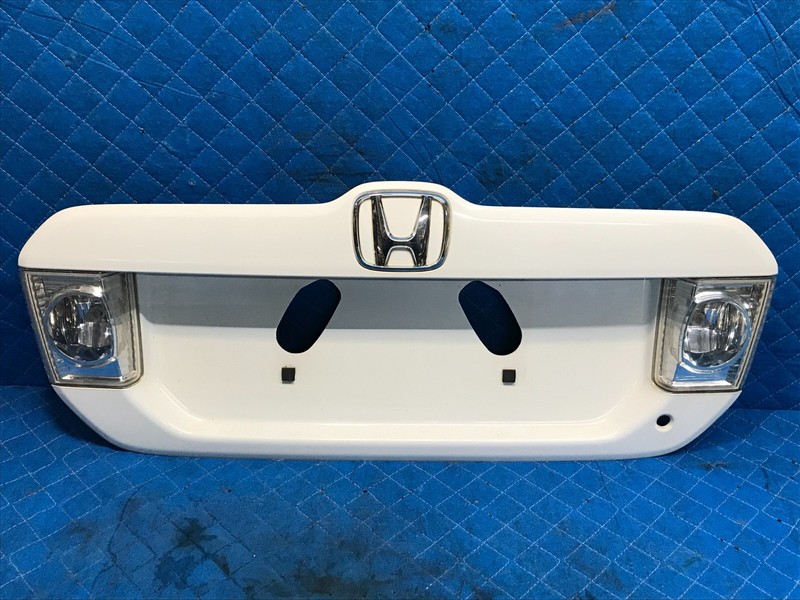 03 04 05 Honda Pilot OEM REAR TRUNK LICENSE PLATE PANEL MOLDING