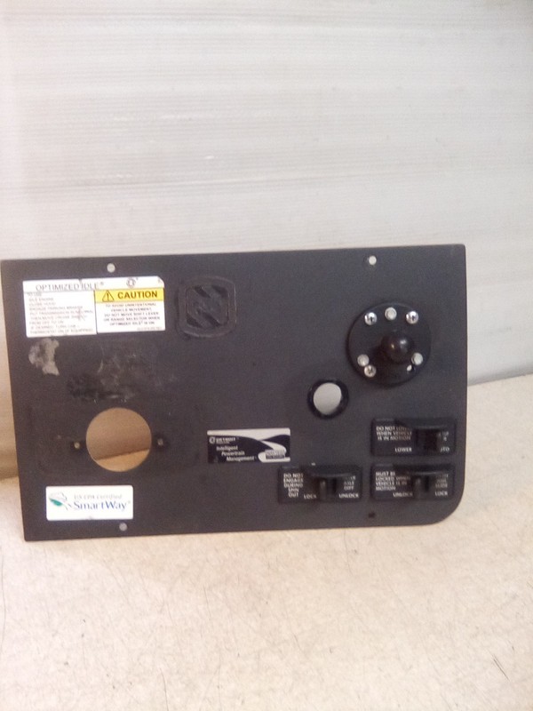 Freightliner Cascadia 22-60660-000 Switch Panel