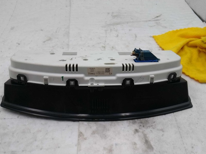 2009 Lincoln MKS Speedometer Gauge OEM White 3.7L 180K Miles NJ25-23063-581786