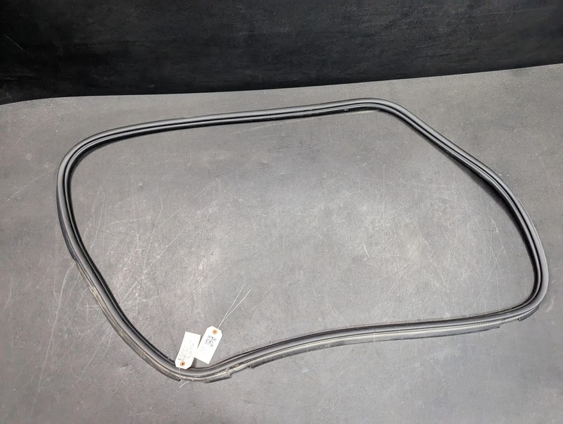 Rear Trunk Tailgate Weatherstrip 2018 BMW X1 51767474449 2016 - 2019 2020 2021