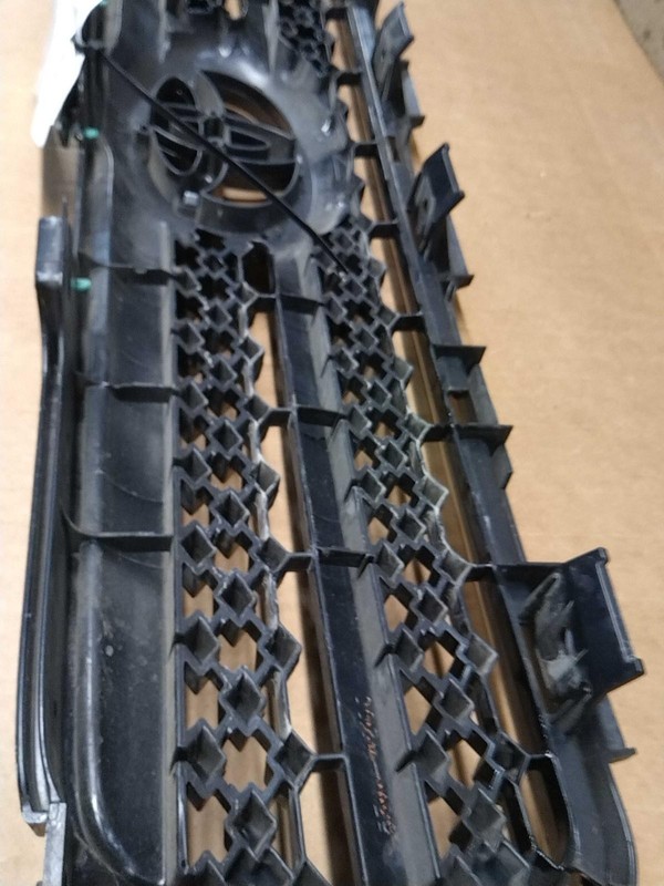 2008 Toyota RAV4 Grille Black OEM Upper 4DR SUV 119K Miles NJ25-22422-561414